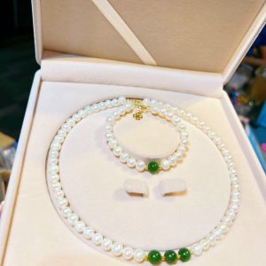 Thác Khói Xông Trầm Hương Chảy Ngược (thác Khói Chảy Xuống Từ Trên Núi), Ms 00003